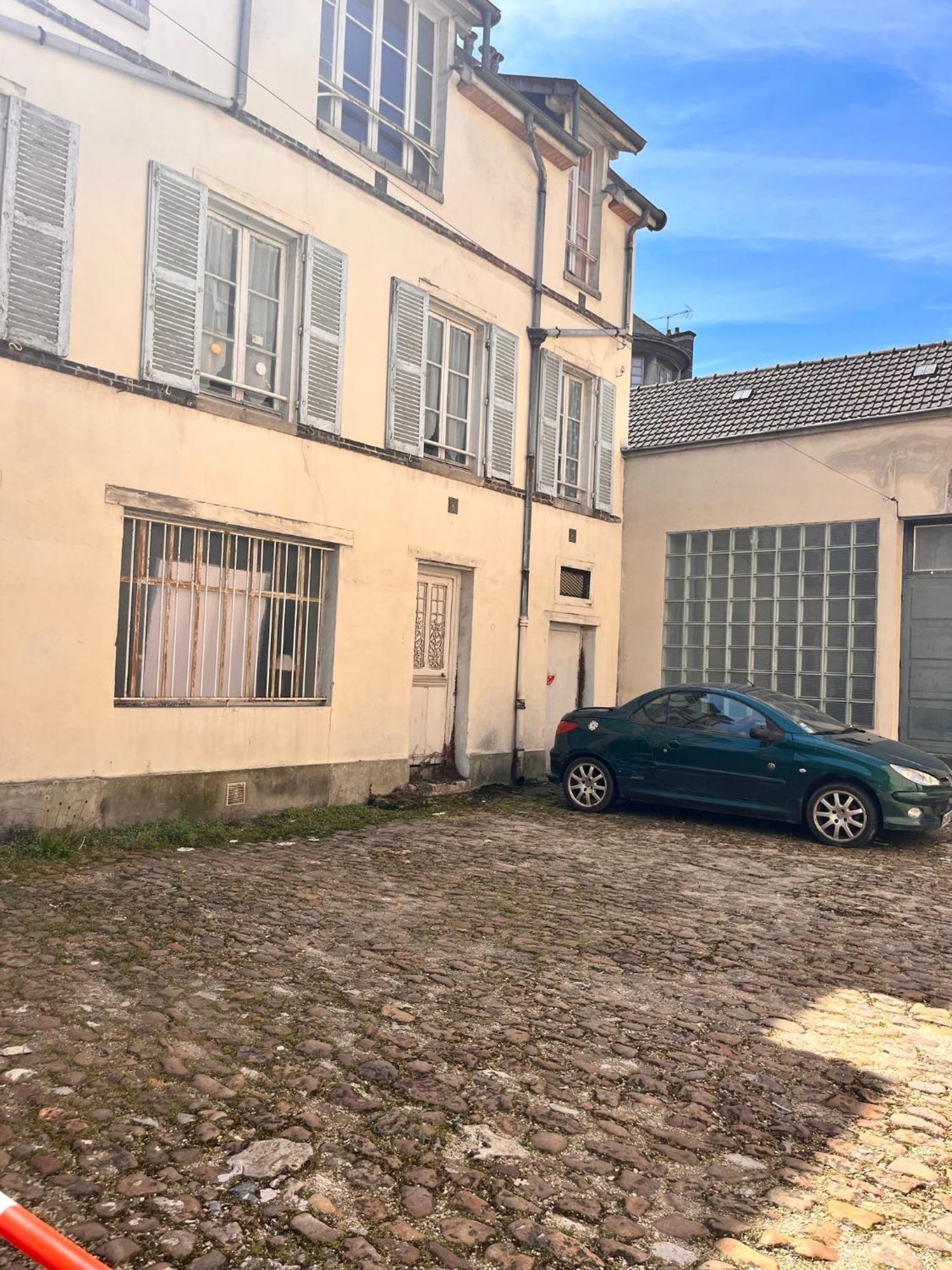 Zola Troyes