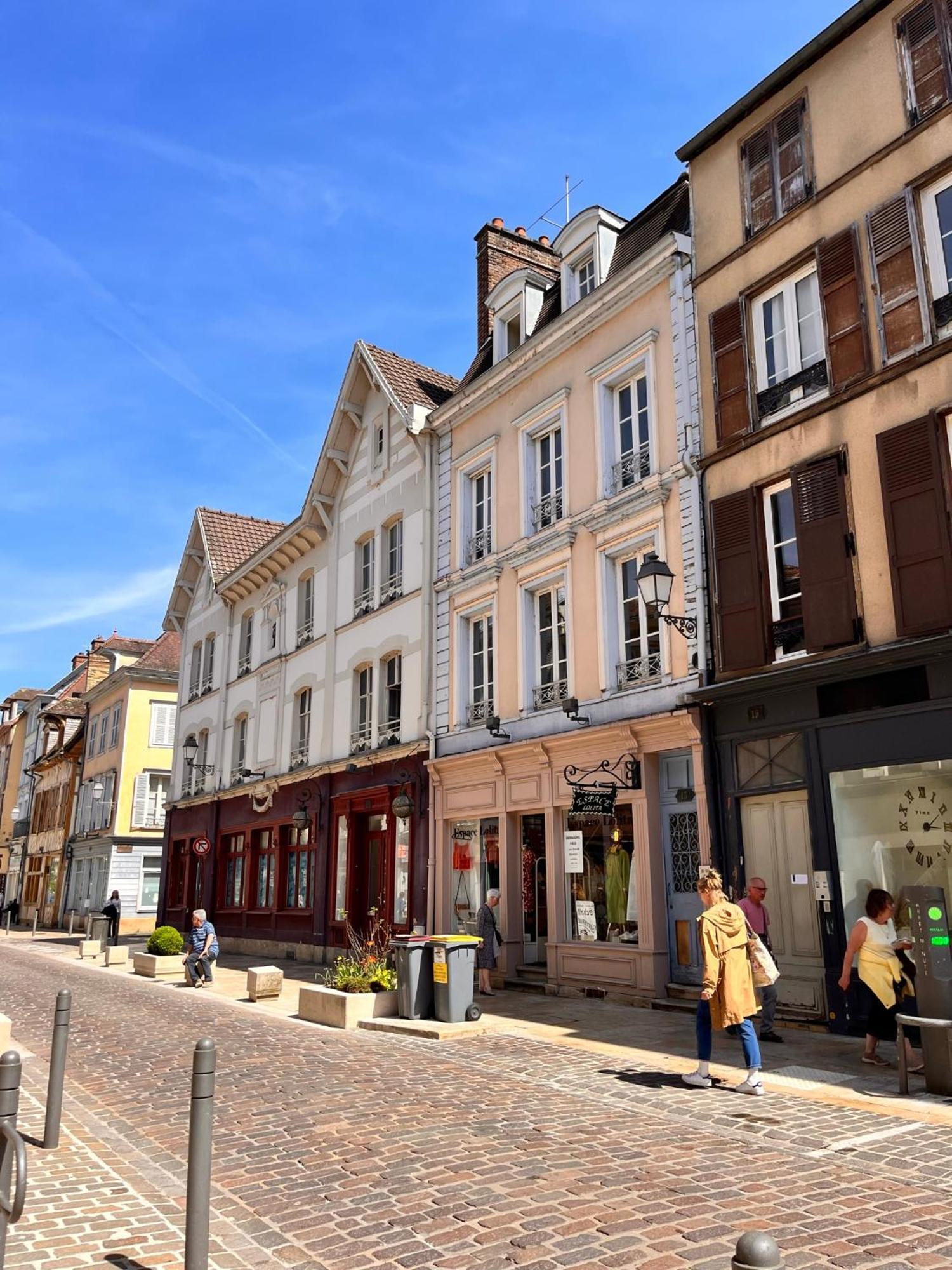Zola Troyes